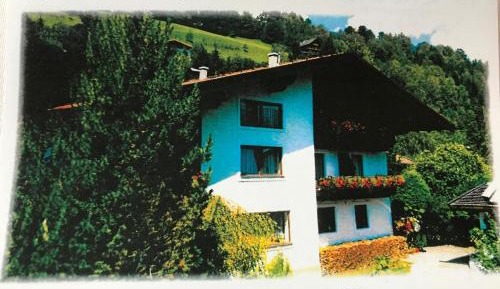 Apartment with Mountain View