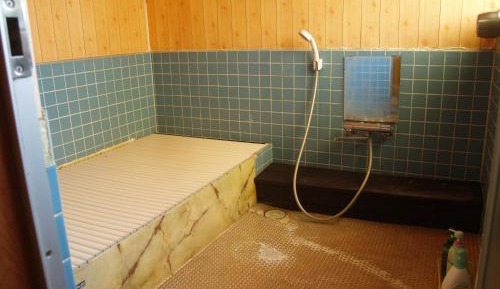 Twin Room with Shared Bathroom