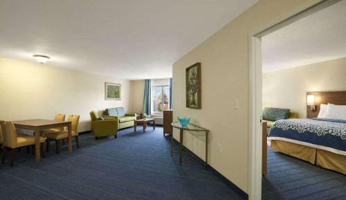 One-Bedroom King Suite - Accessible - Non-Smoking