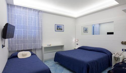Triple Room with Sea View