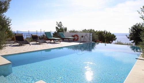 Villa - Beach Front