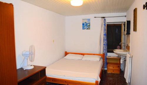 Standard Double Room with Shared Bathroom
