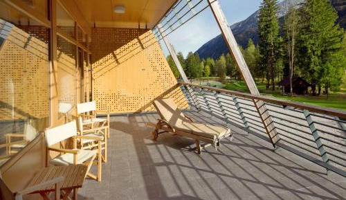 Suite with Balcony and Mountain View