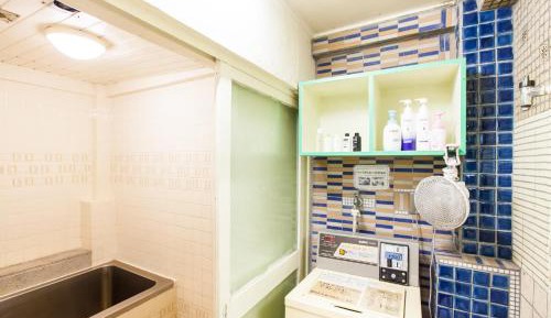 Single Bed in Male Dormitory Room with Shared Bathroom