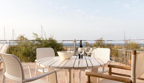 Studio with Terrace and Sea View