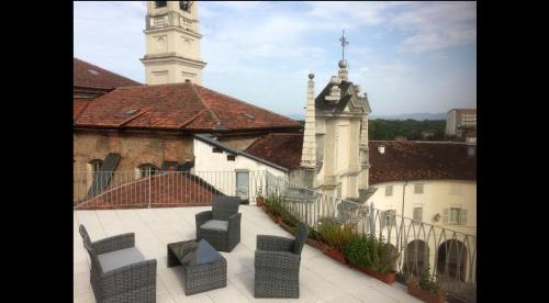One-Bedroom Apartment with Terrace