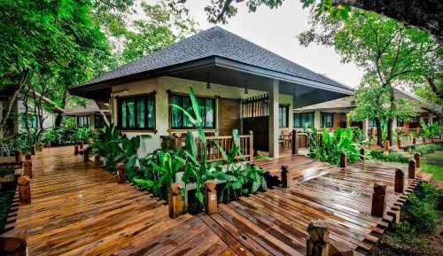 Triple Room (Free 1-Way Airport Transfer)