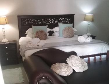 Deluxe Double or Twin Room with Pool Access