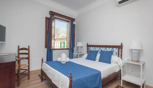 Double Room with Air-Conditioning