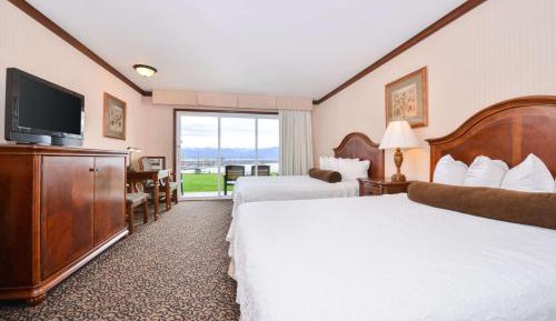 Deluxe Queen Room with Two Queen Beds