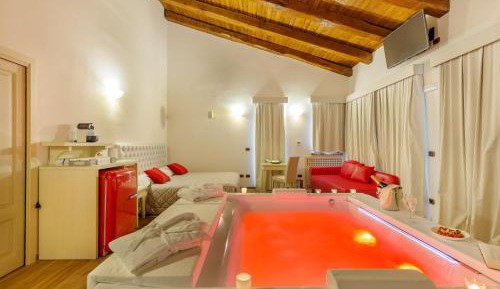Suite with Private Spa Area
