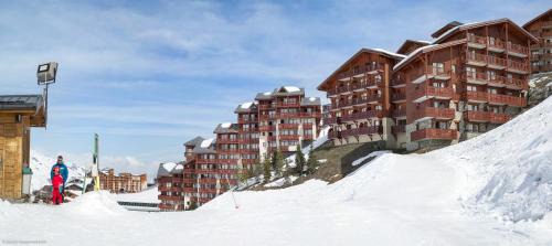 Select One-Bedroom Apartment (5 People)