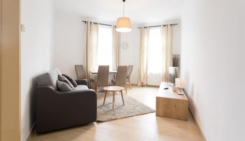 One-Bedroom Apartment (14)