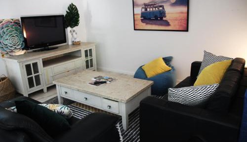 Double or Twin Private Room with Shared Bathroom