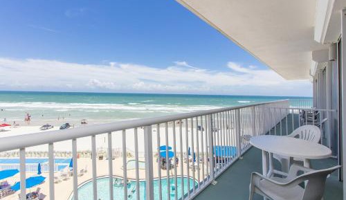 One-Bedroom Apartment with Ocean View