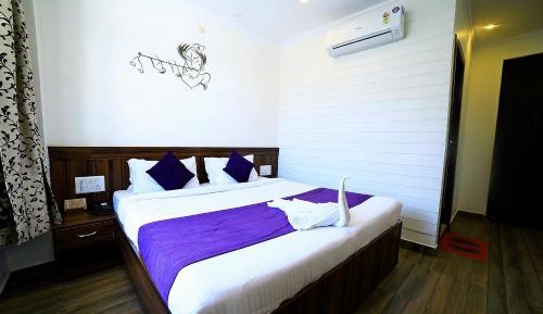 Deluxe Double or Twin Room with Balcony