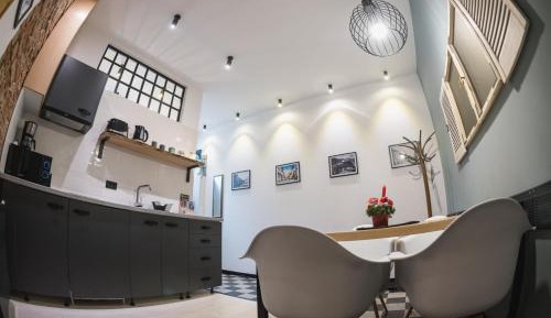 Studio - 2nd Floor