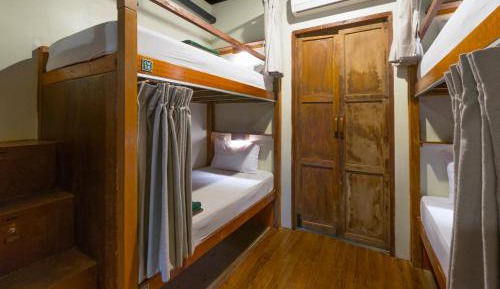 Bed in 8-Bed Mixed Dormitory Room