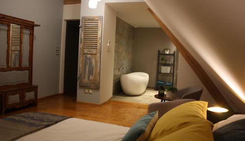 Deluxe Double Room with Bath