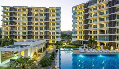 Apartment with Pool View 
