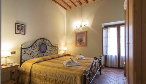 Large Two-Bedroom Apartment  - Ground Floor (4 Adults)