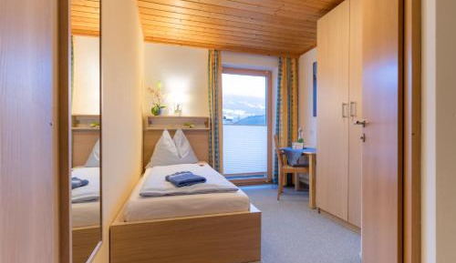 Standard Single Room with Mountain View