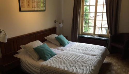 Twin Room with Shared Toilet