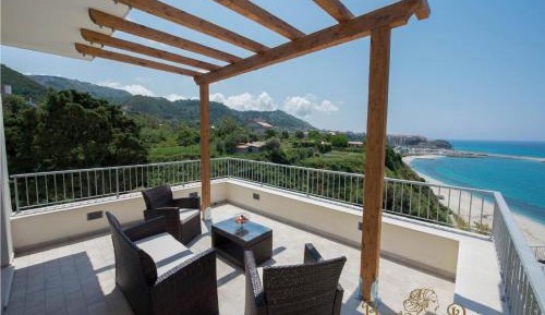 Deluxe Double Room with Terrace and Sea View