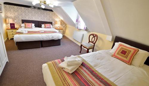 Deluxe Family Suite