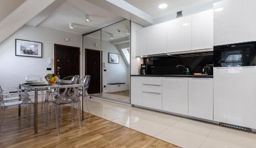 Deluxe Two-Bedroom Apartment III