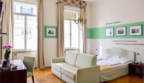 Grand Double Room with Private Bathroom