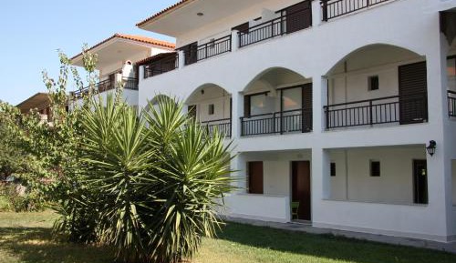 Apartment with Garden View