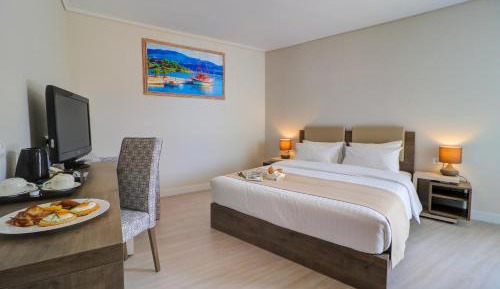Superior Room with Side Sea View 