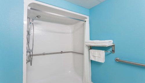 King Room - Disability Access - Non-Smoking