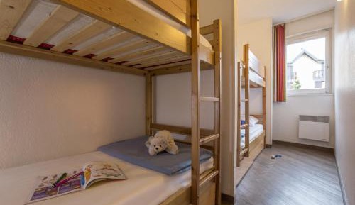 One-Bedroom Apartment with Sleeping Alcove (8 people) - River	