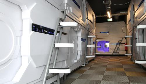 Capsule Bed in Mixed Dormitory Room