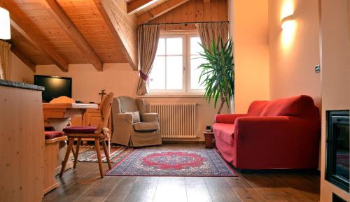 Three-Bedroom Deluxe Apartment