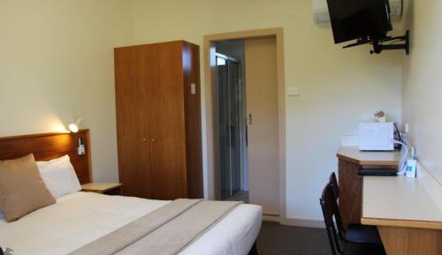 Small Budget Room with Double Bed (1 or 2 guests) - 14sqm