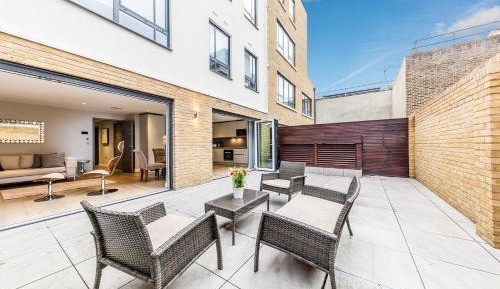 Two-Bedroom Apartment - Ground Floor - with Terrace
