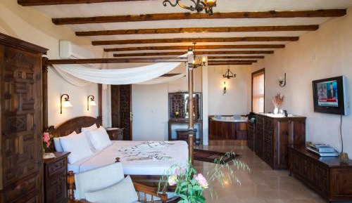 Deluxe Double Room with Jacuzzi 