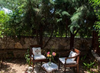 Deluxe Double Room with Private Garden & Jacuzzi
