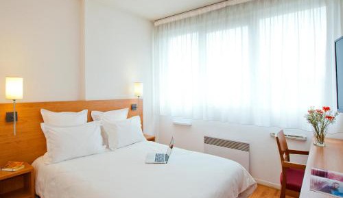 One-Bedroom Apartment (4 Adults)