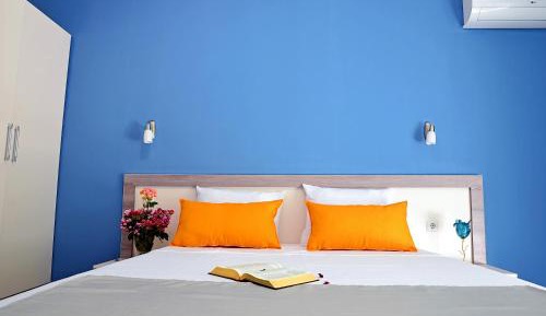 One-Bedroom Apartment with Balcony