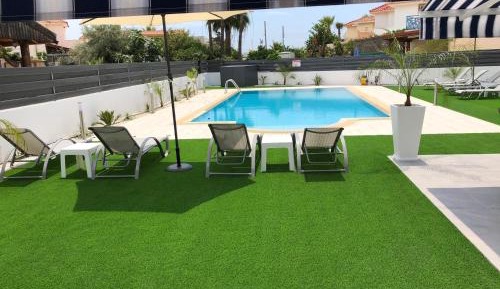 Apartment with Pool View 