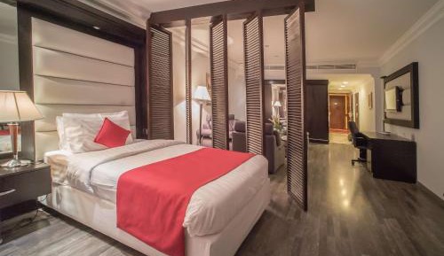 Deluxe King Suite
