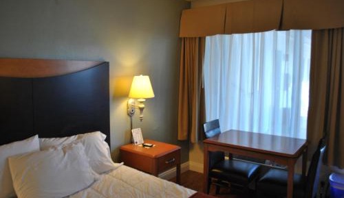 Deluxe Family Suite
