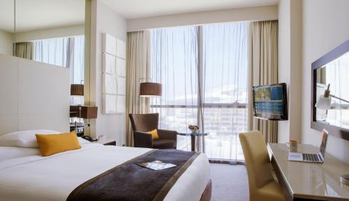 Centro Room – Queen Bed