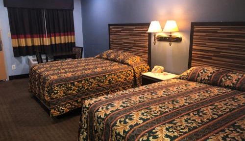 Queen Room with Two Queen Beds - Smoking