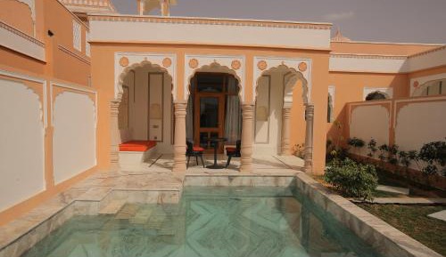 Royal Villa Suite with Private Pool : Welcome drink on arrival, 2 pints of Kingfisher lager beer, One child up to 10 years complimentary without extra bed,20% discount on all resort services