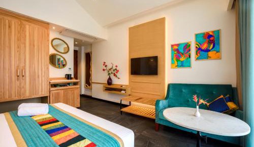 Superior Double Room with Pool View